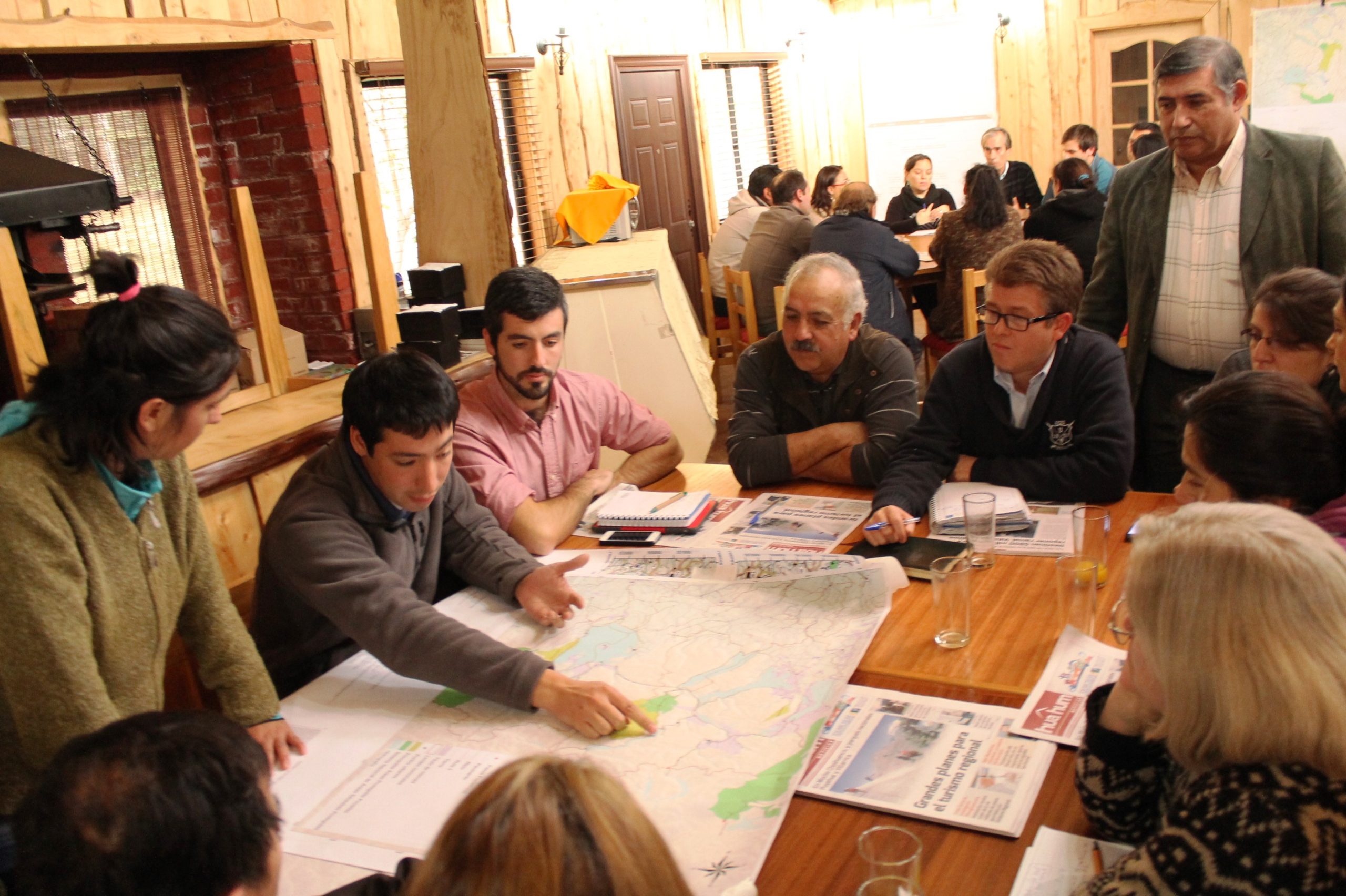 Comunidad de Neltume y Choshuenco participan de estrategia para potenciar paso Hua Hum