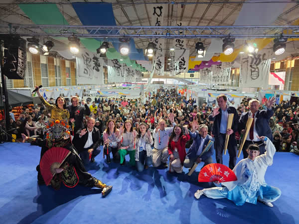 Con 35.000 asistentes III Encuentro Internacional de Los Ríos consolida a Valdivia como epicentro cultural y diplomático en el sur de Chile