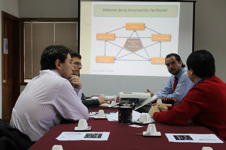 Presentan trabajo y avance de política de innovación a Ministerio de Economía