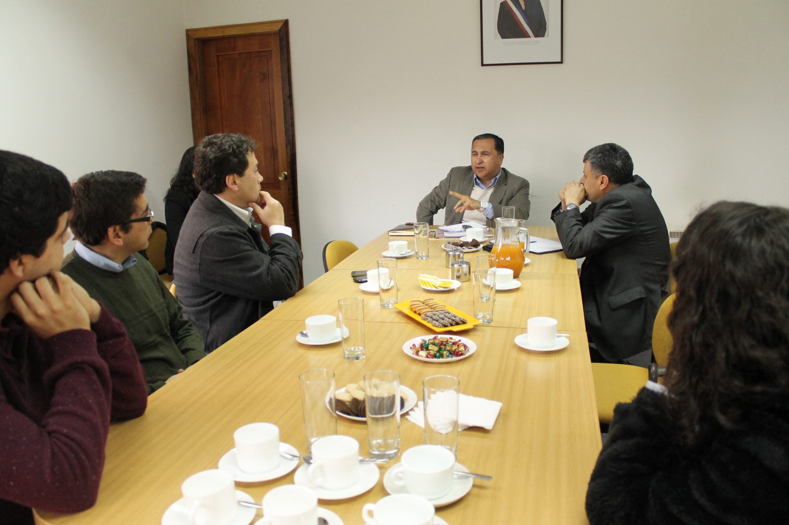 Intendente Montecinos presenta nuevo equipo de trabajo para inversión en comunas