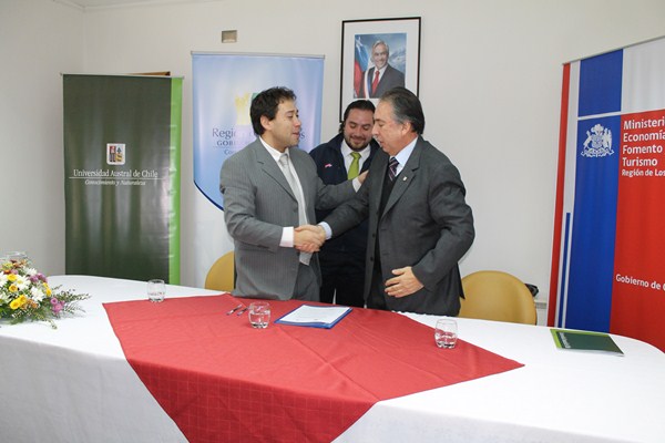 Corporación y UACh firman convenio para el apoyo de las Pymes de la Región