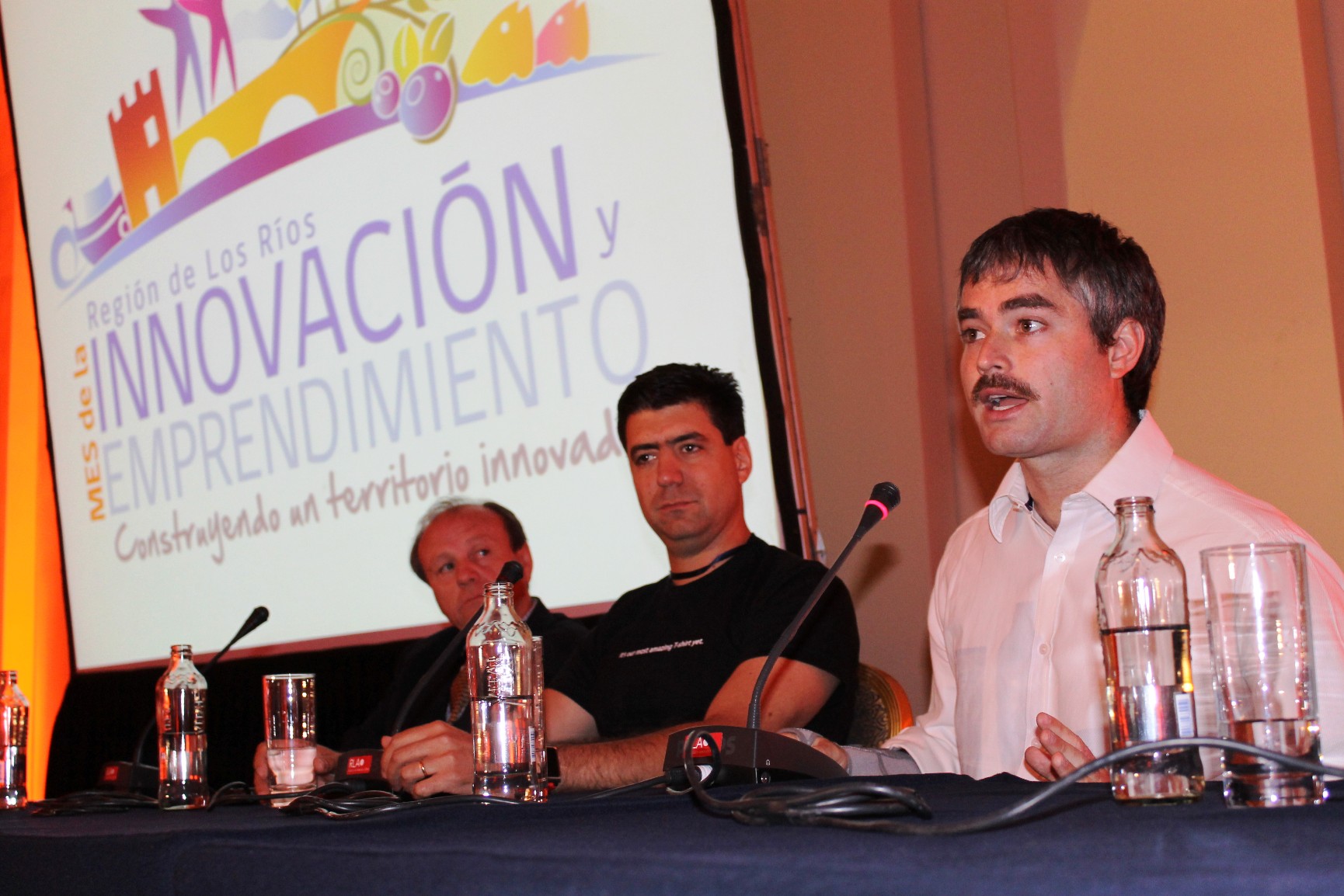 Emprendedores locales conocieron experiencias de ganadores de Avonni 2012
