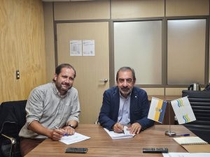 Imagen del convenio con la Municipalidad de Mariquina