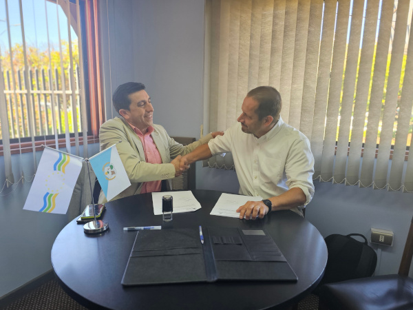 Municipalidad de Paillaco y CRDP firman convenio para fortalecer el desarrollo productivo local