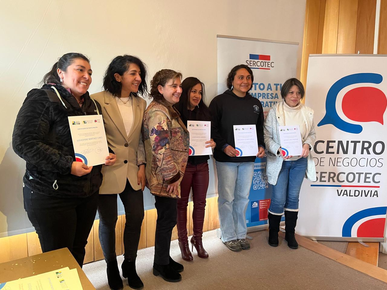 CRDP facilita acceso híbrido a Escuela Actívate Empresa Mujer, promoviendo mayor equidad territorial