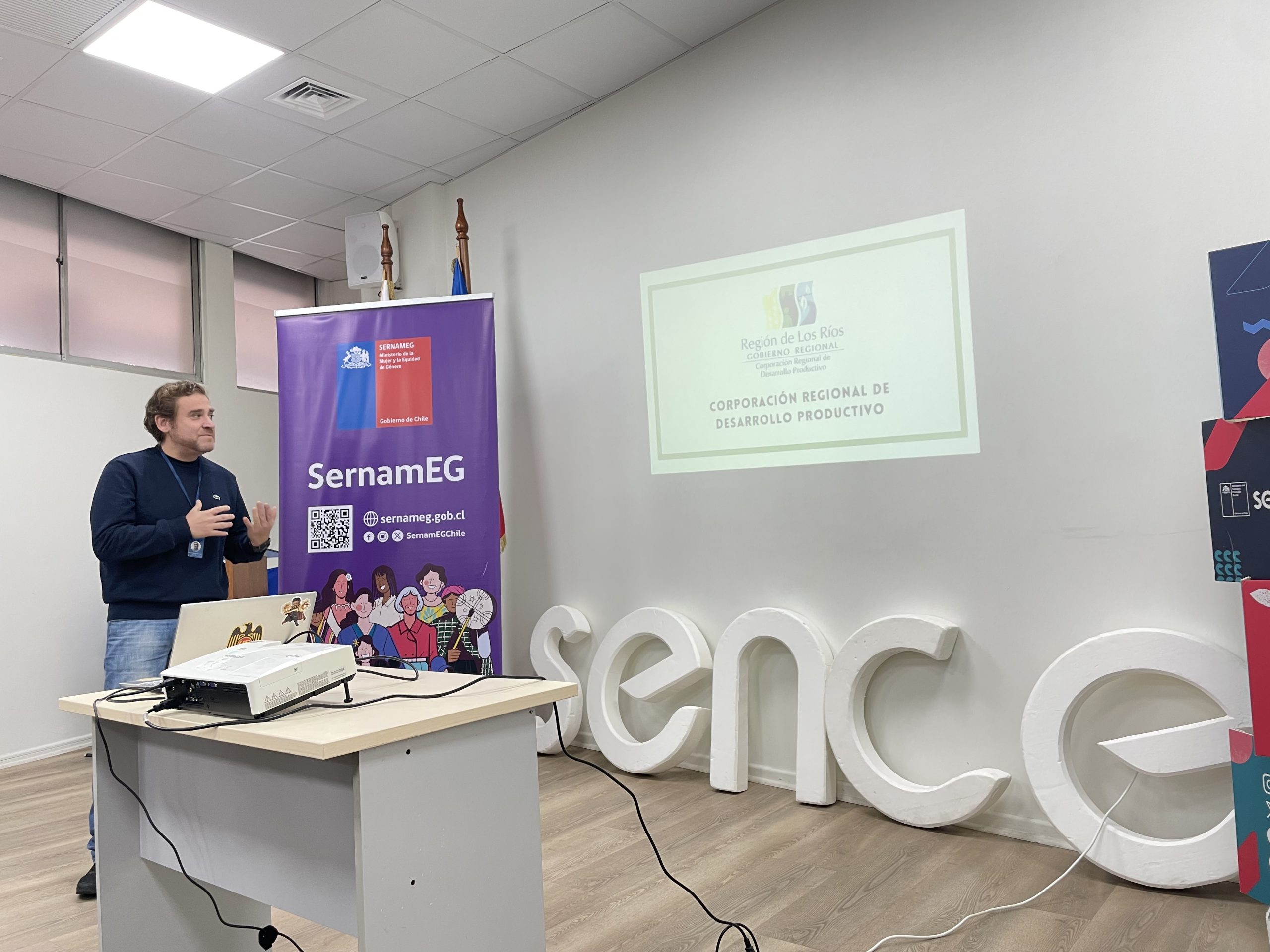 Acompañamos una nueva jornada del programa Mujer Emprende de SERNAMEG