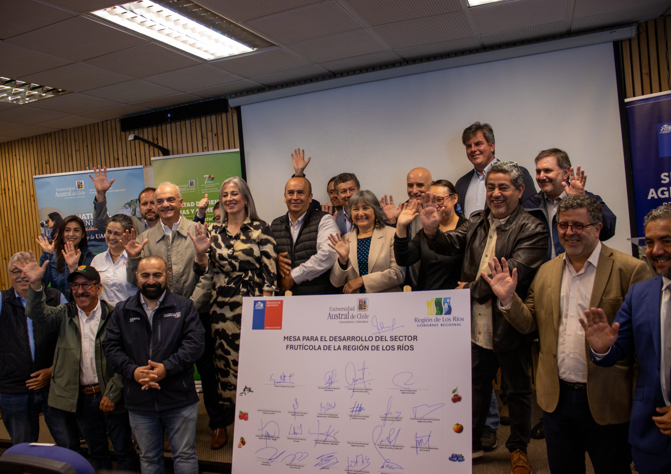 Los Ríos da un paso histórico: nace la Mesa Frutícola Regional para proyectar el futuro del sector