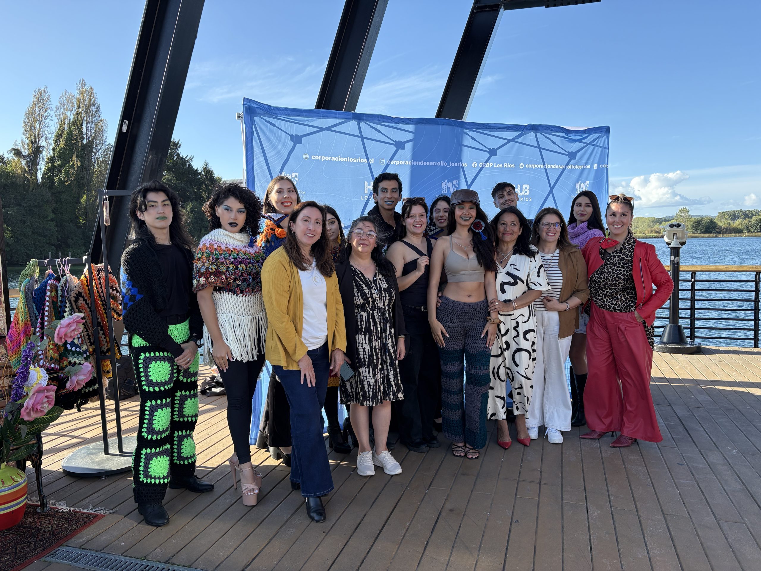 Diseño textil y vanguardia: Así fue la experiencia “Mujer Fluvial” en el Mes de la Mujer