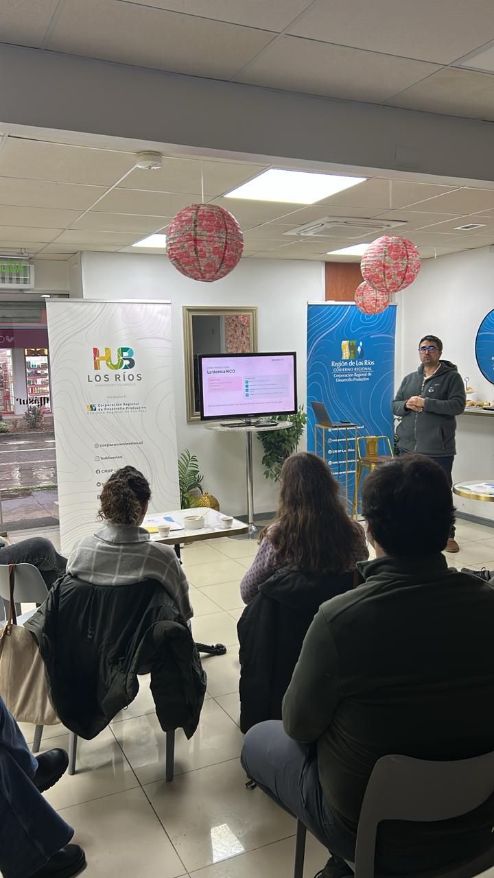 Taller de IA: más de 20 emprendedores y empresarios regionales se capacitaron