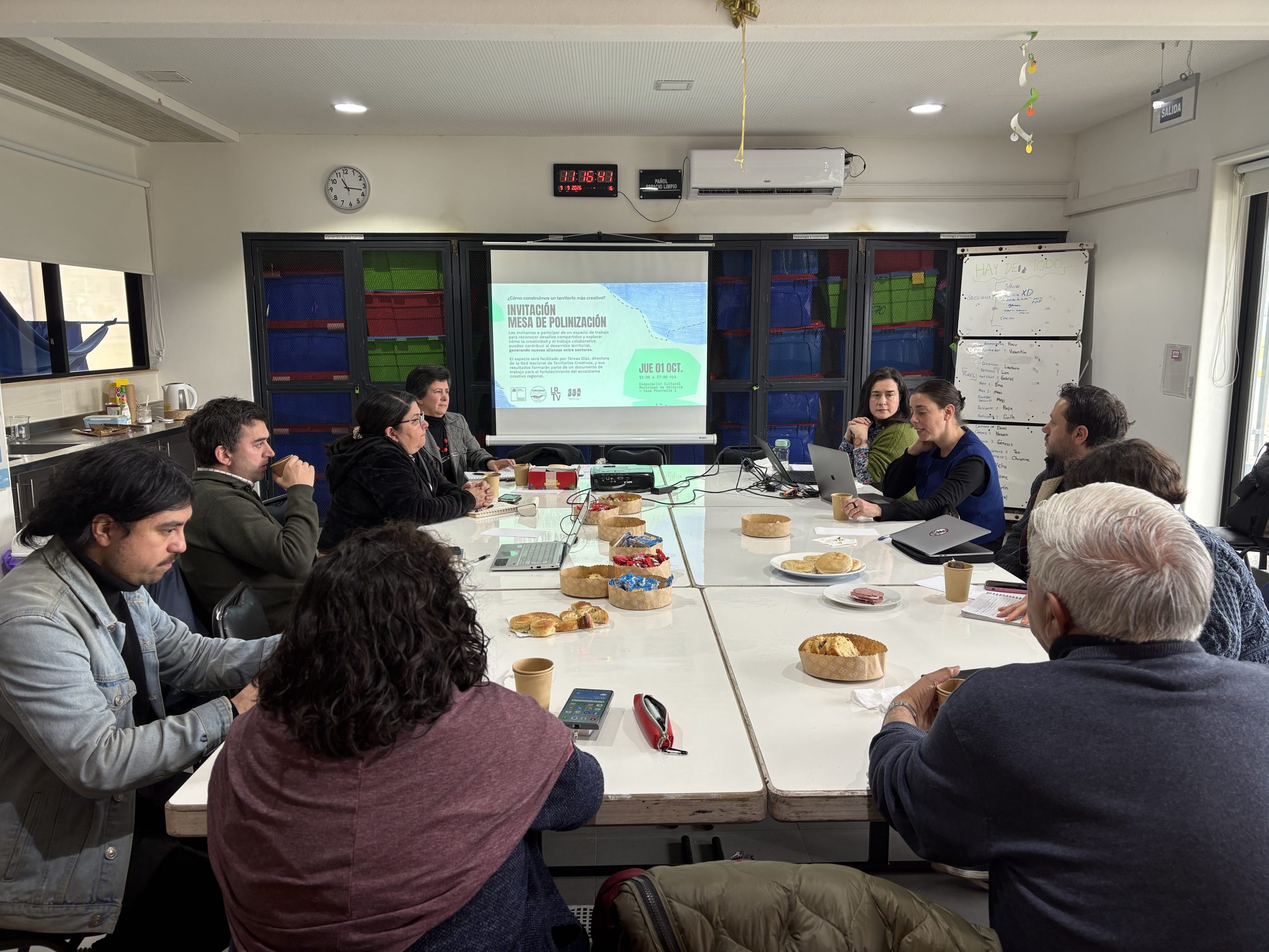 La economía creativa se consolida como motor de desarrollo en Los Ríos tras una nueva sesión de articulación regional